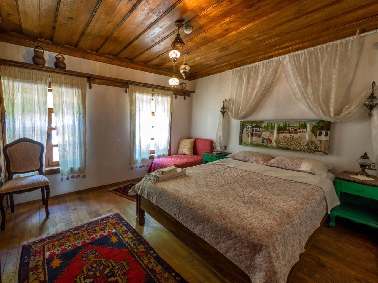 Апартаменти Yeni Gelin Evi Birgi Екстер'єр фото